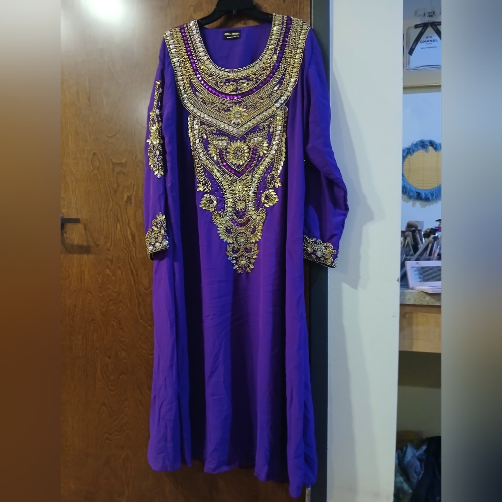 NWOT/ MAXIM CREATION purple beaded & embellished caftan